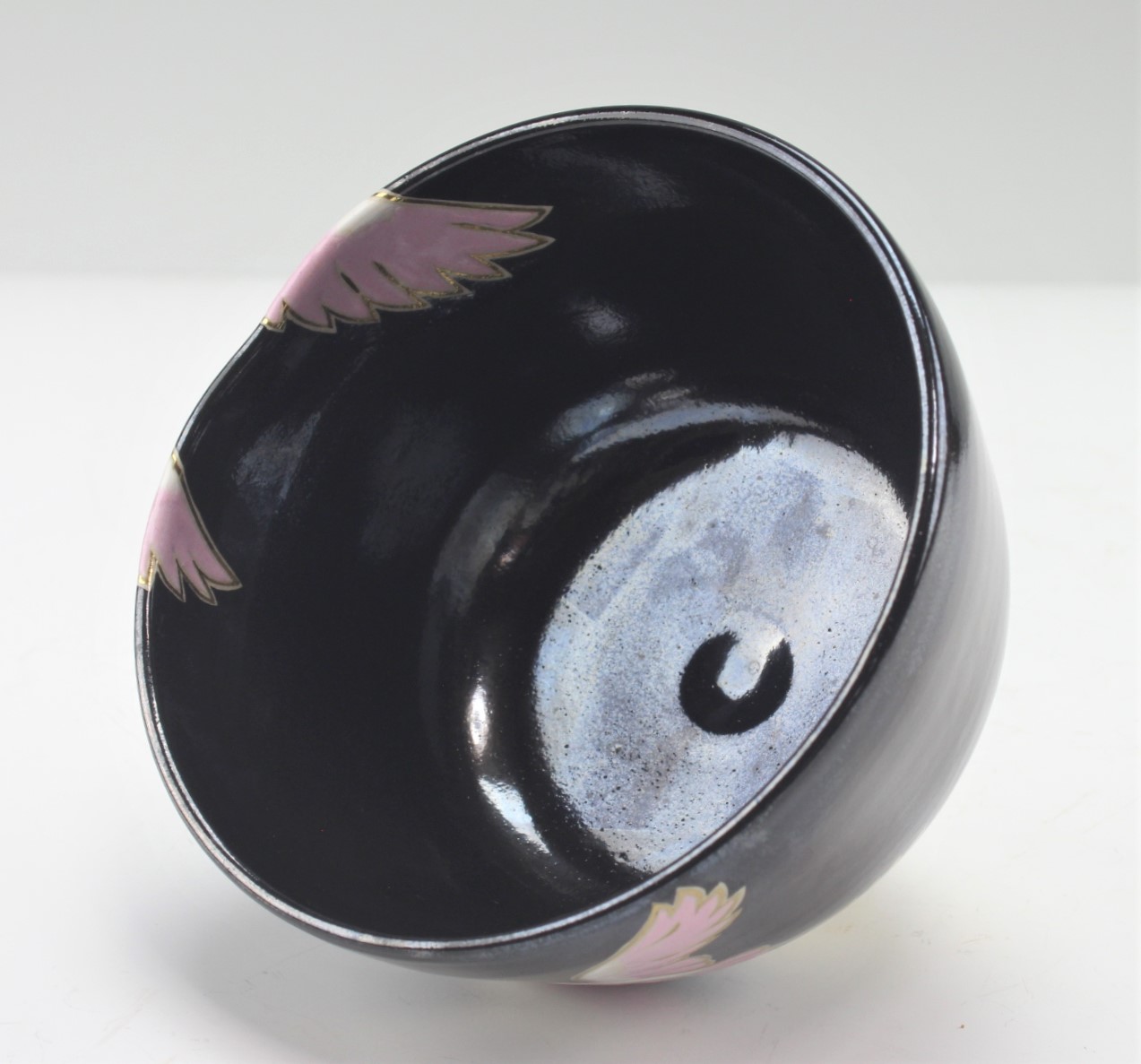 永楽即全 仁清黒朱鷺茶碗 eiraku, sokuzen ninsei-style black japanese crested ibis bowl  | 古美術 山田幽篁堂