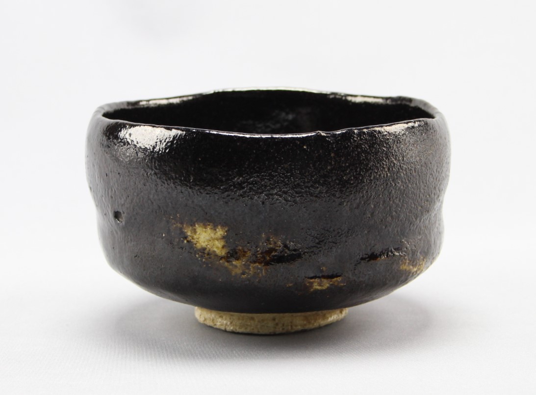黒茶碗 銘「閑居」