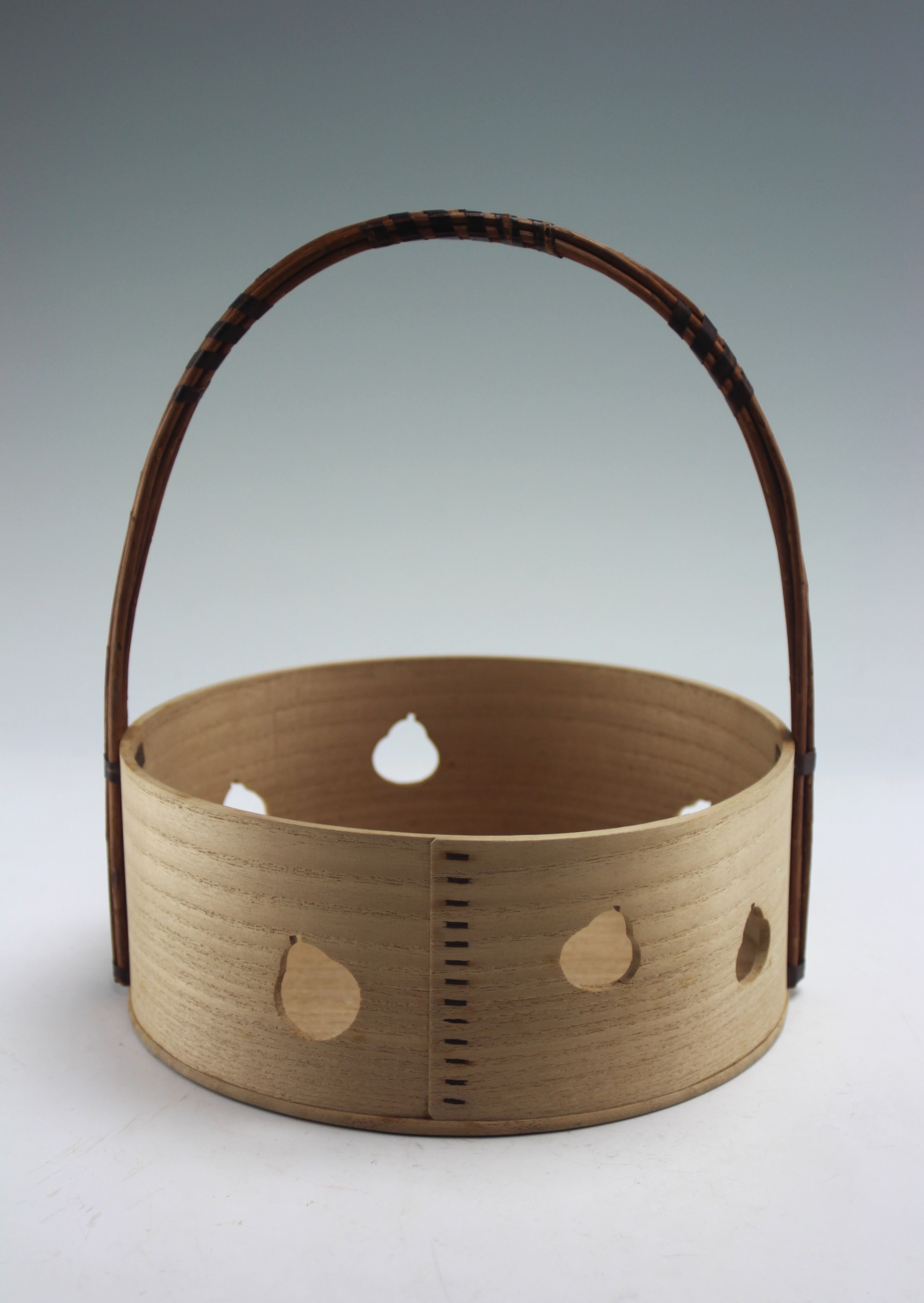 瓢透桐曲手付莨盆